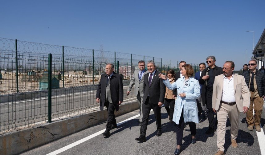 Vali Yılmaz ve Başkan Ünlüce Hayvan Bakımevini Ziyaret Etti