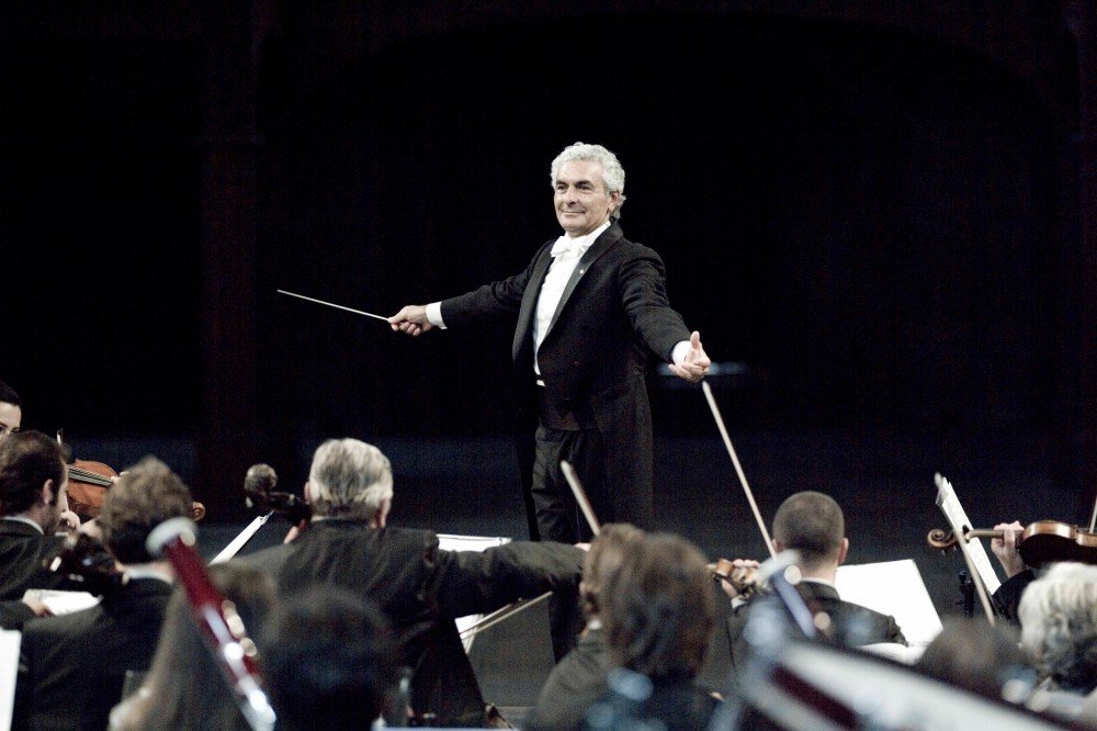 Duayen orkestra şefi Gürer Aykal’a saygı